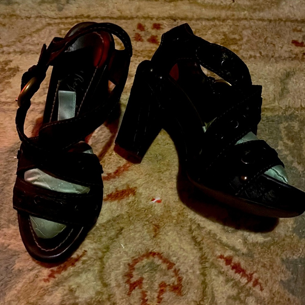 Henri Beguelin sandal